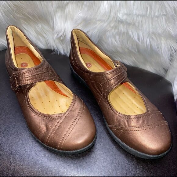 Clarks Unstructured Women's Metallic Brown Bronze Leather Mary Jane Shoe Sz 7.5M - Picture 1 of 10